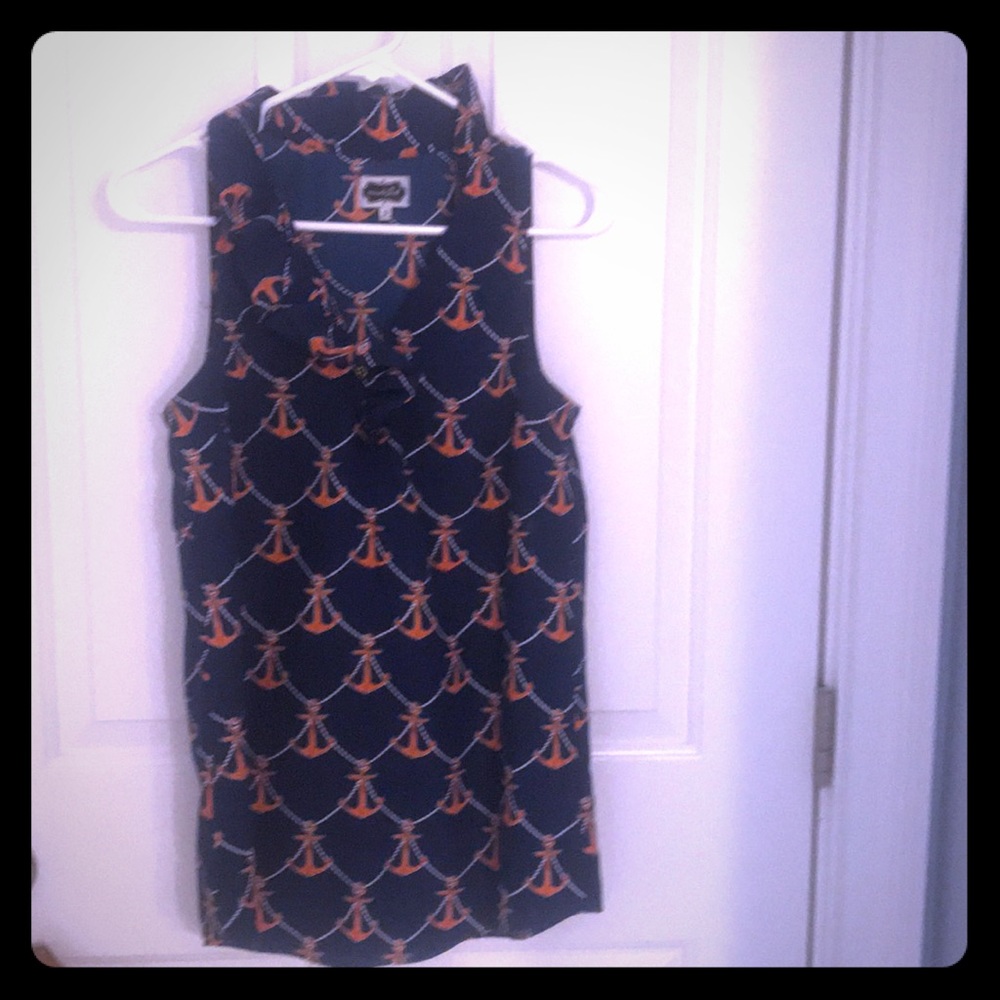 Sleeveless blouse with anchors